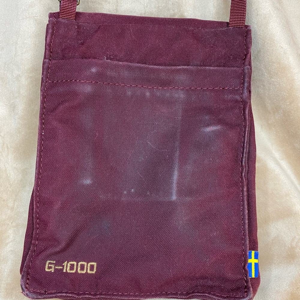 Fjallraven G-1000 Pocket Crossbody Shoulder Travel Bag in Plum - Picture 3 of 5